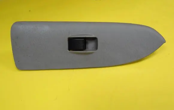 Mazda 323 F Electric window control switch GE4V684LI