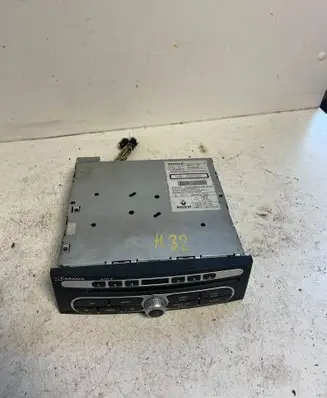 Renault Espace IV Radio/CD/DVD/GPS head unit 8200411128 PN2806WA
