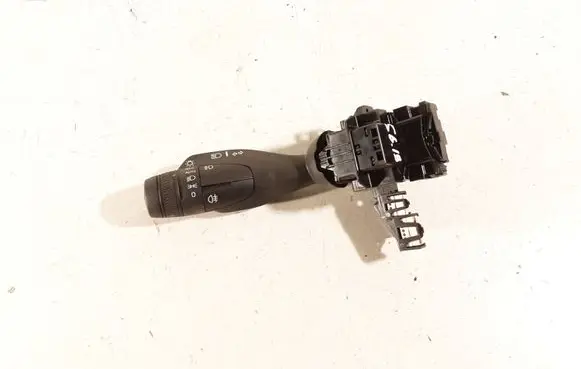 Volvo S60 Indicator stalk 31674102