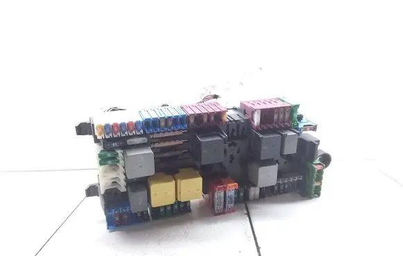 Mercedes-Benz Sprinter W907 W910 Fuse module P00170406 KL30T