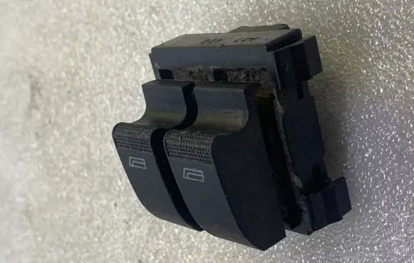Audi A3 S3 8L Electric window control switch 8L0959851 501667 A27420