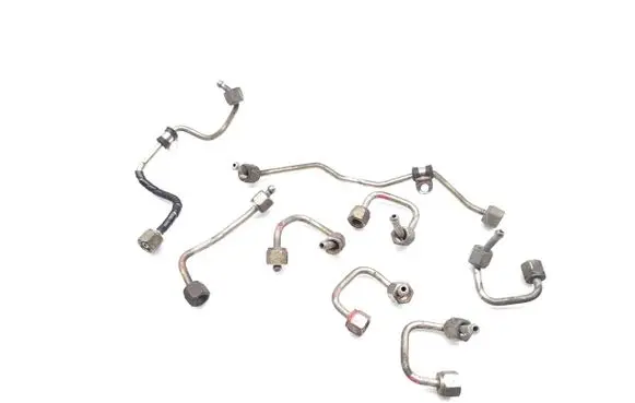 Land Rover Discovery 4 - LR4 Fuel injector supply line/pipe 