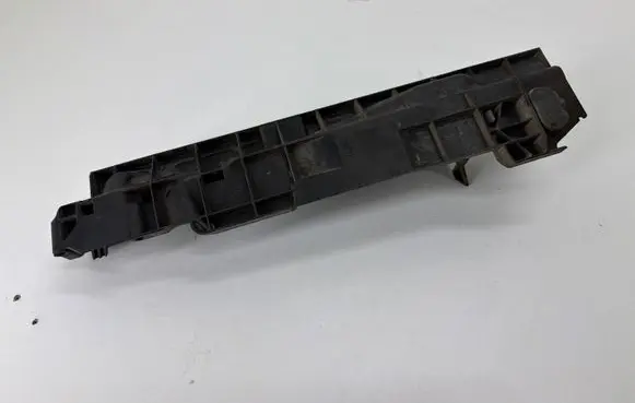 BMW 3 E90 E91 Radiator mount bracket 17107524914