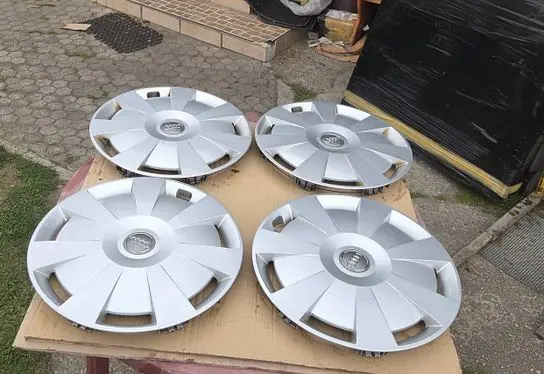 Audi A3 S3 8V R16 wheel hub/cap/trim 8V0601147C
