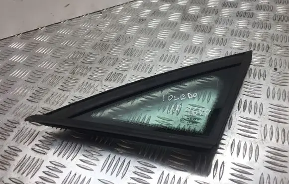 Seat Altea Front triangle window/glass 5P0845411 1644