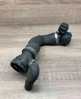 BMW X5 E70 Engine coolant pipe/hose 7798495 7799184