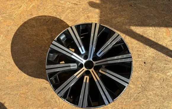 Volvo XC90 R20 alloy rim 31680217 C12998