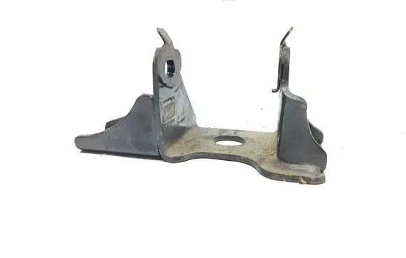 Toyota Auris 150 Engine mounting bracket