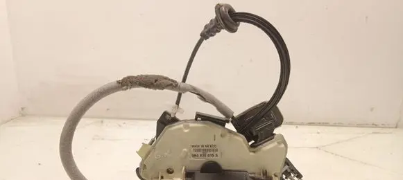 Volkswagen Jetta VI Rear door lock 5K4839015S