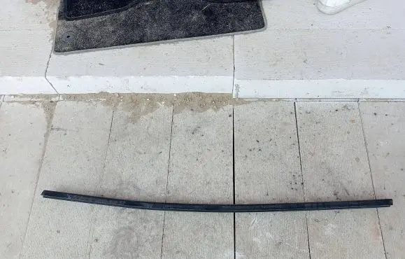 Opel Astra H Rubber seal loading door window/glass 24468021