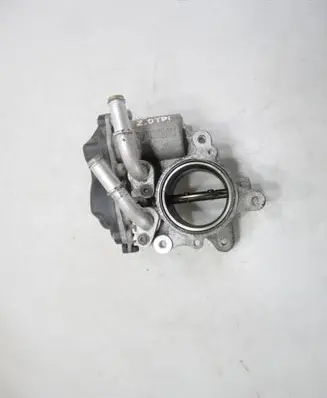 Volkswagen PASSAT B8 Throttle valve 04L128063AA