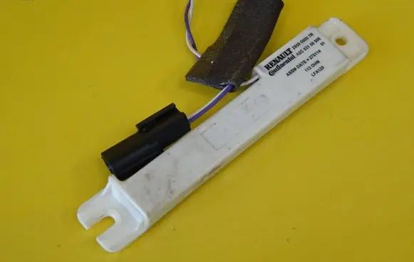 Renault Laguna III Aerial antenna amplifier 285900007R A2C53158506