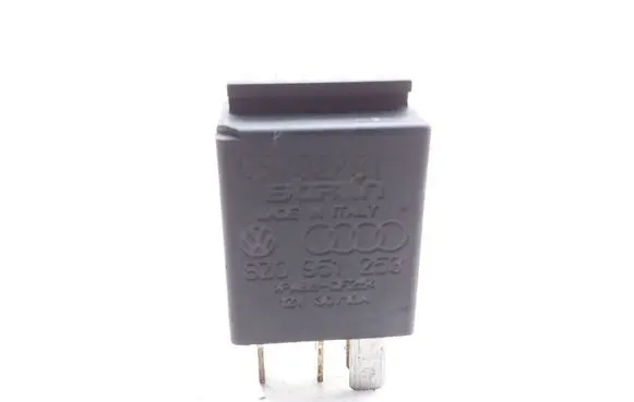 Skoda Octavia Mk2 (1Z) Other relay 8Z0951253