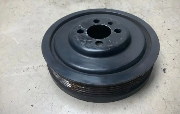 Volkswagen Touran I Crankshaft pulley 03G105243