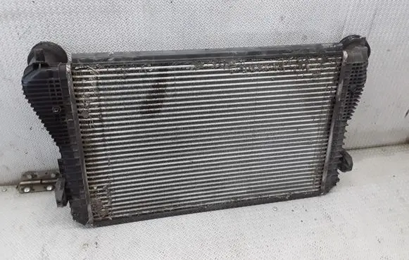 Volkswagen Golf Plus Intercooler radiator 1K0145803E