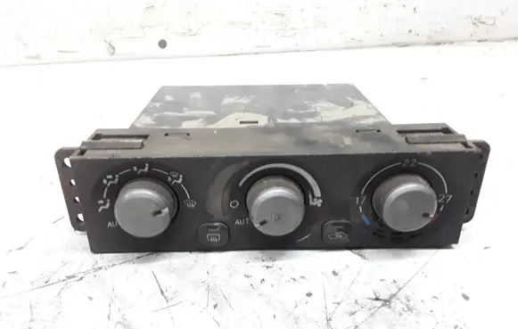 Mitsubishi Pajero Climate control unit MR958005 1465700022