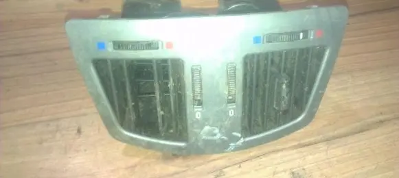 BMW 7 E65 E66 Dash center air vent grill 6422702395 83885257