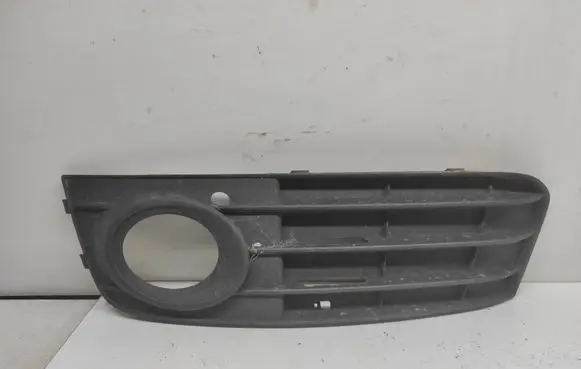 Audi A4 S4 B8 8K Front fog light trim/grill 8K0807681A