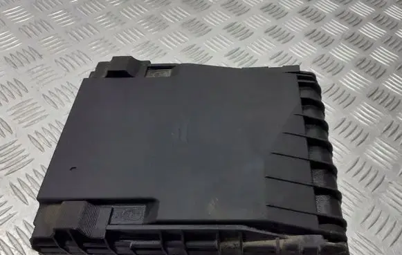 Audi A3 S3 8P Fuse box cover 1K0937132F