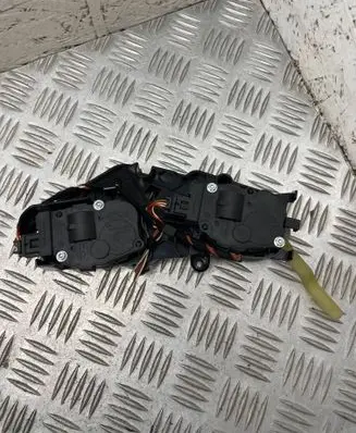 Audi A5 8T 8F Air flap motor/actuator efb330 03072009