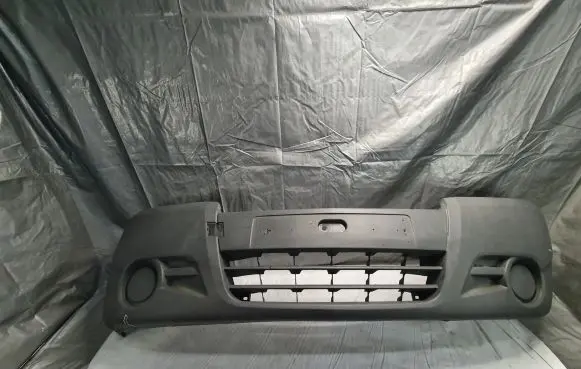 Opel Vivaro Front bumper 620100251R
