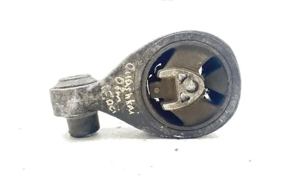 Nissan Qashqai Engine mount bracket
