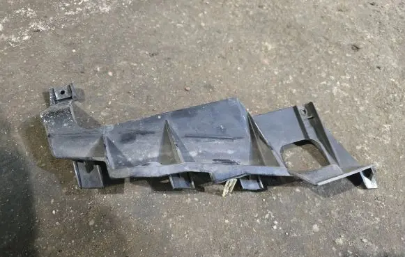 BMW 5 E39 Headlight/headlamp mounting bracket 15372300
