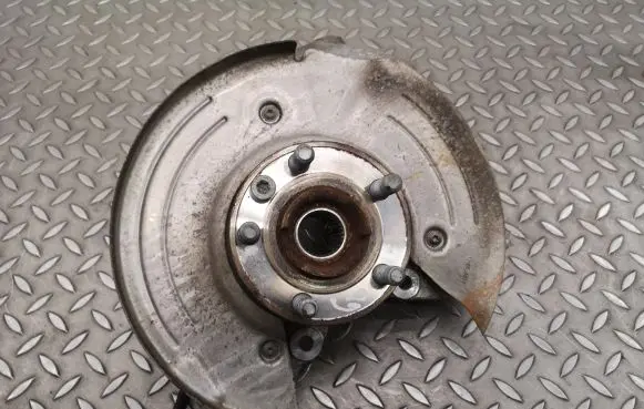 Rear wheel hub