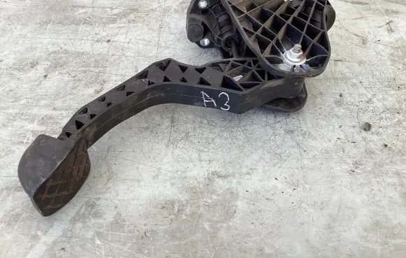 Audi A3 S3 8P Clutch pedal 1k1721059ba