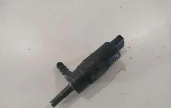 Audi A6 S6 C6 4F Headlight washer pump 3B7955681