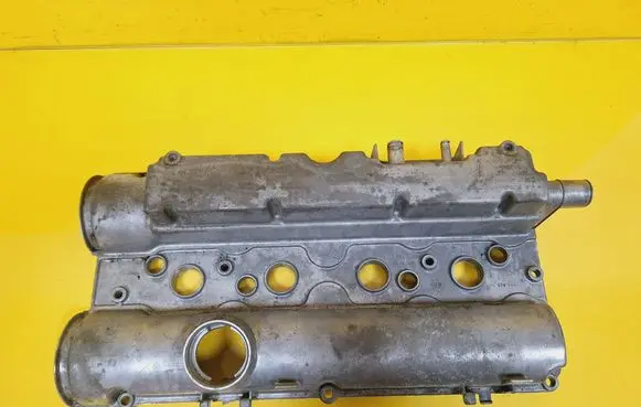 Opel Astra G Rocker cam cover 90573496