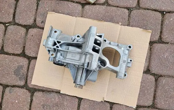 Toyota Supra A90 Water pump 8650986