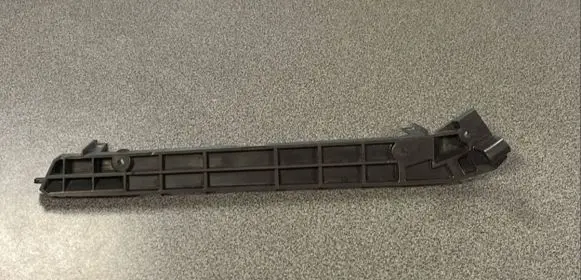 Opel Zafira C Front bumper mounting bracket 13300775