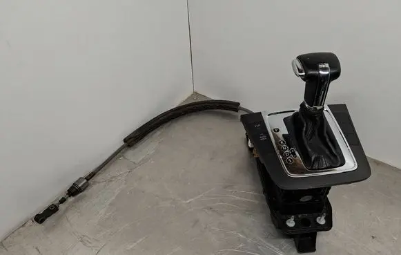 Volkswagen PASSAT B6 Gear shifter/selector 3C1713025B 1K0713061