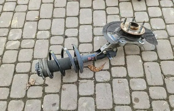 Opel Insignia B Front shock absorber/damper 84466139 13512894