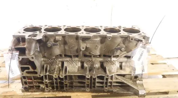 BMW 5 E60 E61 Engine block 7781801A