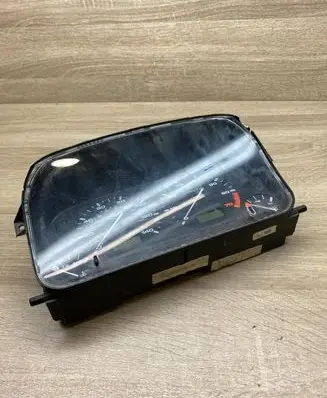 Volkswagen Golf III Speedometer (instrument cluster) 88311235 87001323