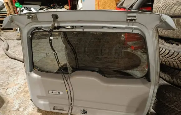 Mitsubishi Grandis Tailgate/trunk/boot lid