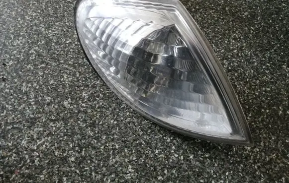 Nissan Almera N16 Front indicator light