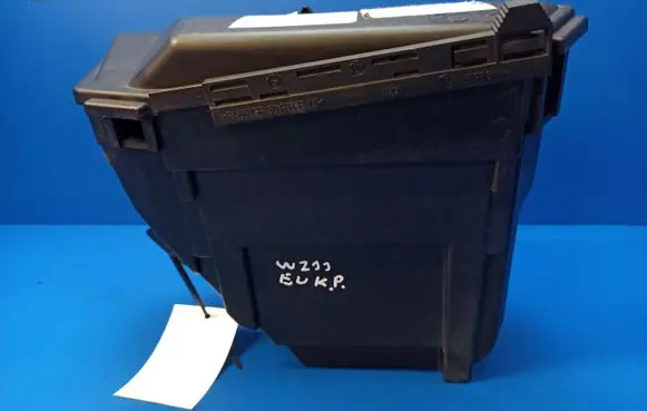 Mercedes-Benz E W211 Fuse box set A2115400182 2115400324