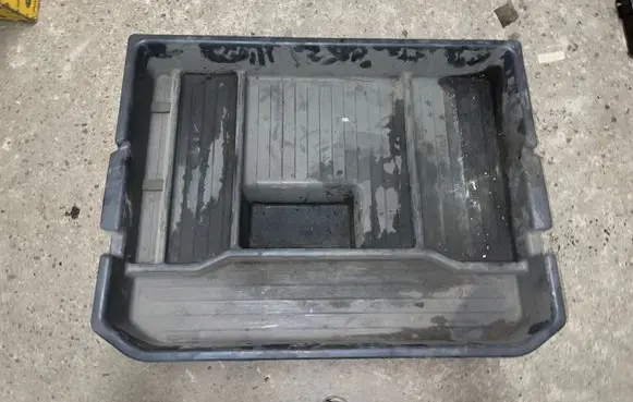 Land Rover Discovery Glove box in trunk 