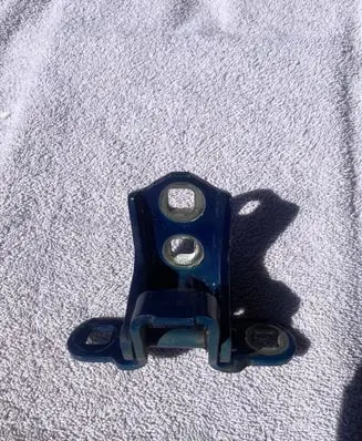 Renault Megane II Rear door lower hinge 8200029139