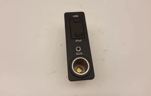 USB socket connector