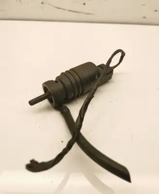 BMW 5 E60 E61 Windscreen/windshield washer pump 8362154