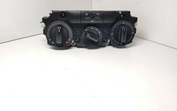 Skoda Octavia Mk2 (1Z) Climate control unit 74358120 200407V 05S19AA1