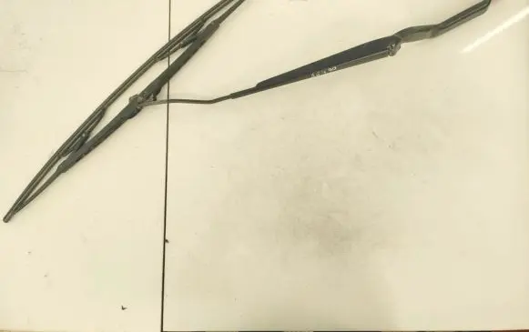 Nissan Almera N16 Front wiper blade arm 28881 182.132al231
