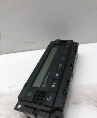 Volkswagen PASSAT B5.5 Climate control unit