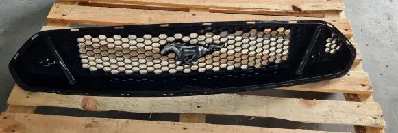 Ford Mustang VI Front bumper upper radiator grill JR3B8200DEW