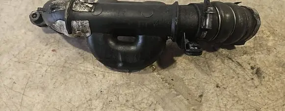 Peugeot Partner Air intake hose/pipe 9657083780