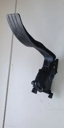 Renault Captur Accelerator throttle pedal